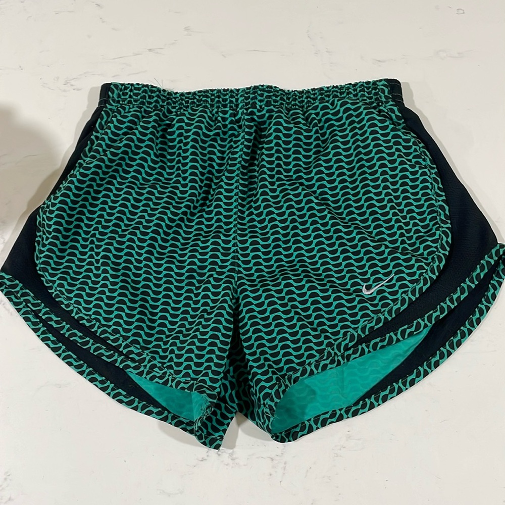 Nike dri-fit women’s short size extra small